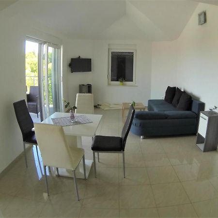 Apartmani Zaric Malinska Εξωτερικό φωτογραφία