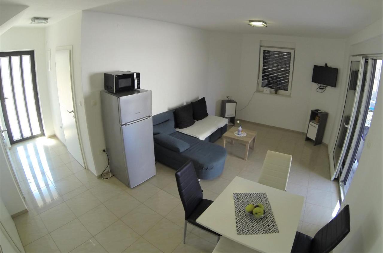 Apartmani Zaric Malinska Εξωτερικό φωτογραφία