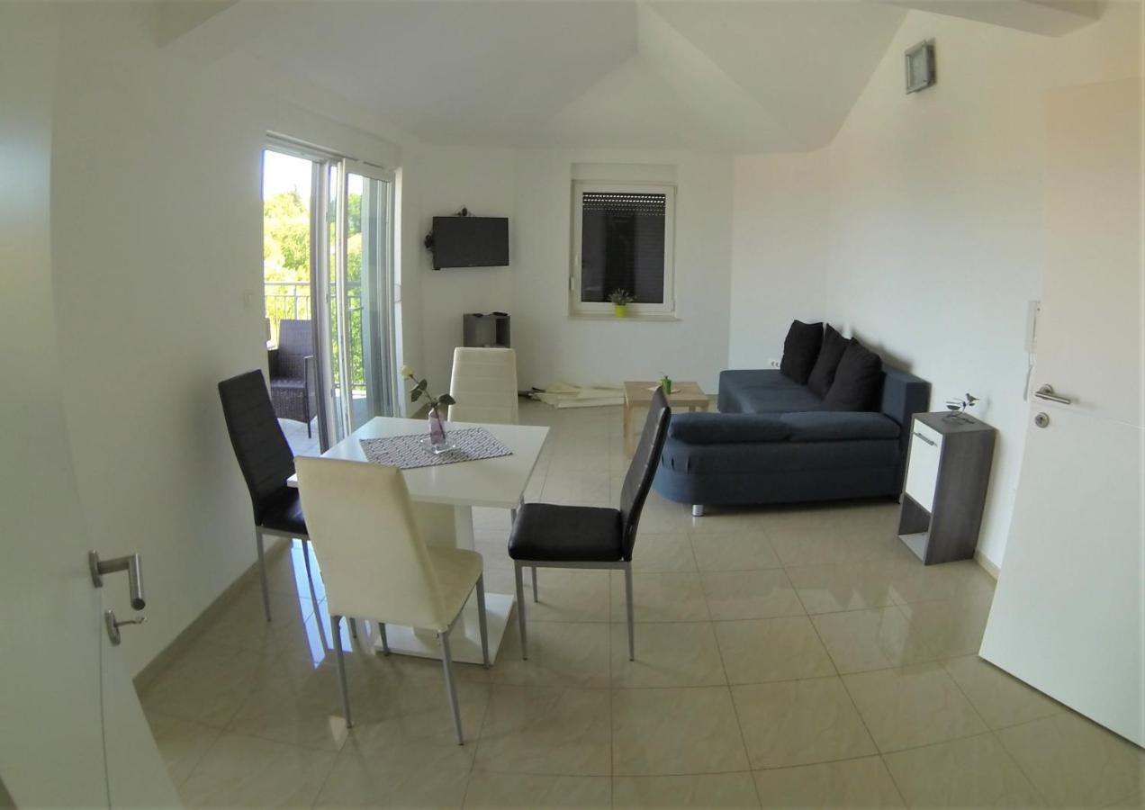 Apartmani Zaric Malinska Εξωτερικό φωτογραφία