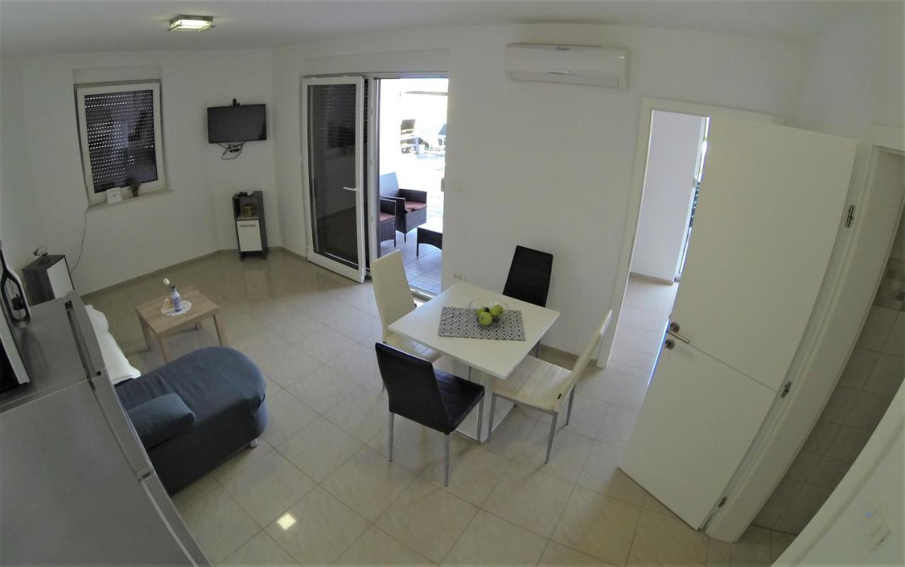 Apartmani Zaric Malinska Εξωτερικό φωτογραφία